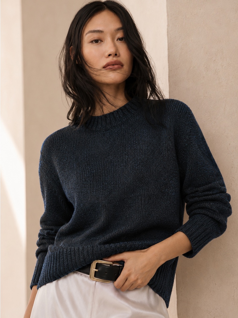 Banana Republic Navy Crewneck Sweater Size M Classic Ribbed Trim Knit